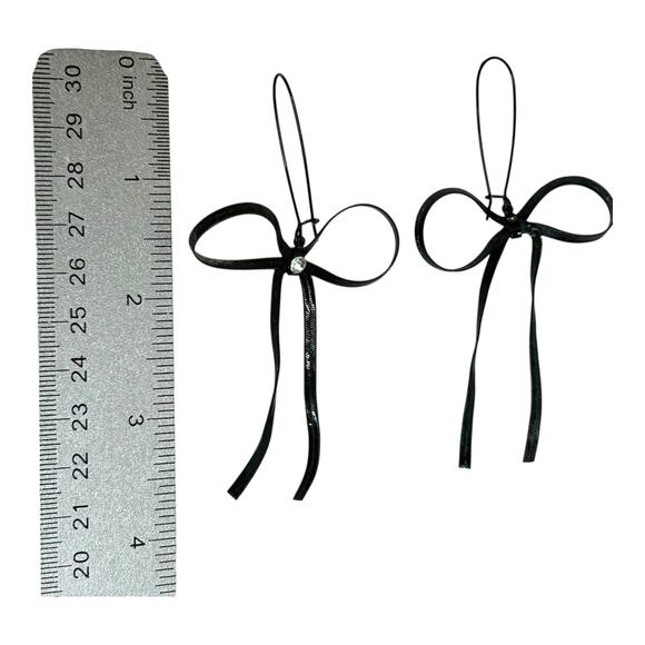 Betsey Johnson Black Bow Clear Rhinestone Center Threaded Earrings - Picture 4 of 4